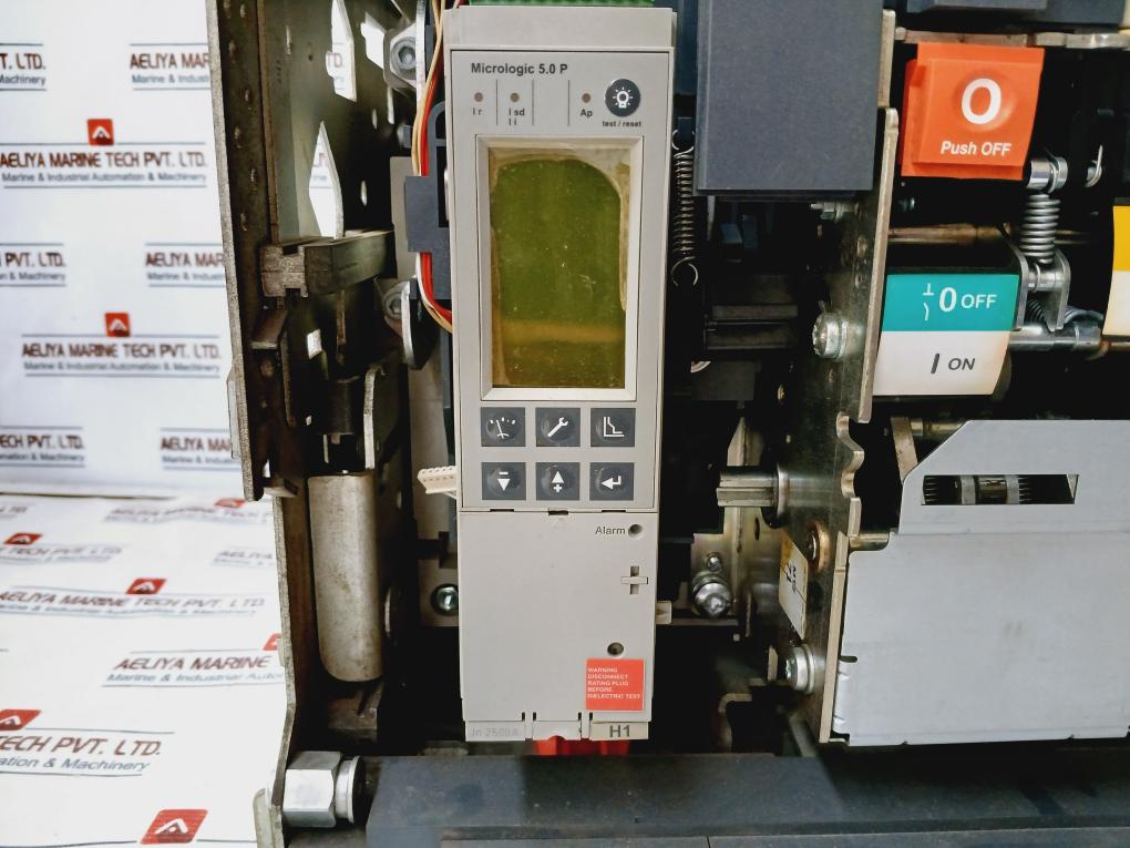 Schneider Electric Nw25 H1 Masterpact Air Circuit Breaker