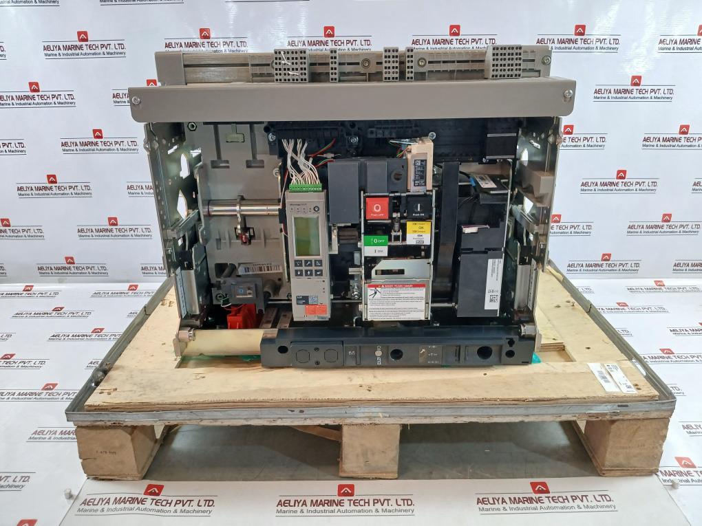 Schneider Electric Nw25 H1 Masterpact Circuit Breaker Micrologic 6.0 P 2500A 020