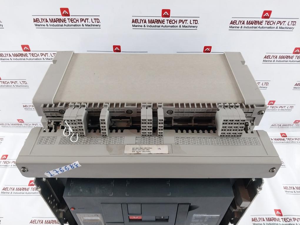 Schneider Electric Nw32 H1 3P Masterpact Circuit Breaker Trip Unit 1000V 12Kv