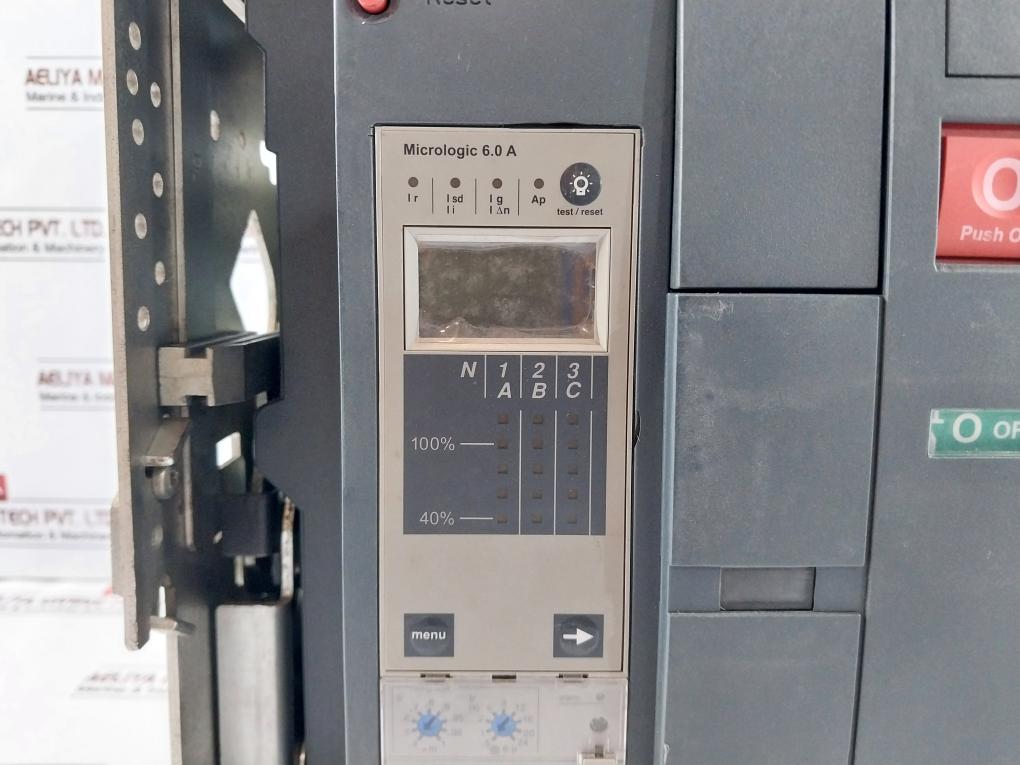 Schneider Electric Nw32 H1 3P Masterpact Circuit Breaker Trip Unit 1000V 12Kv