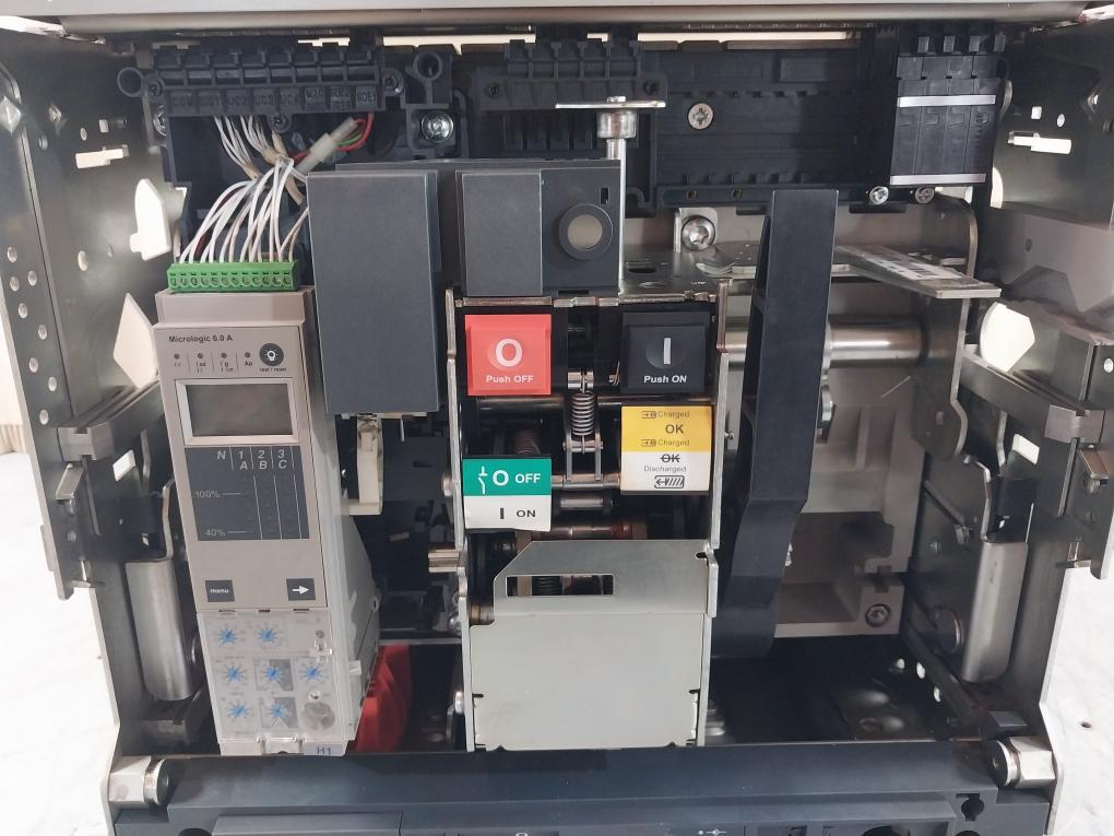 Schneider Electric Nw32 H1 Circuit Breaker Masterpact E103955 50/60Hz 1000V Ac23