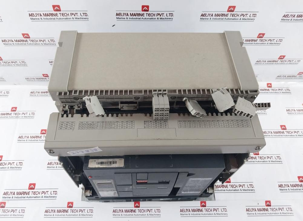 Schneider Electric Nw32 H1 Circuit Breaker Masterpact E103955 50/60Hz 1000V Ac23