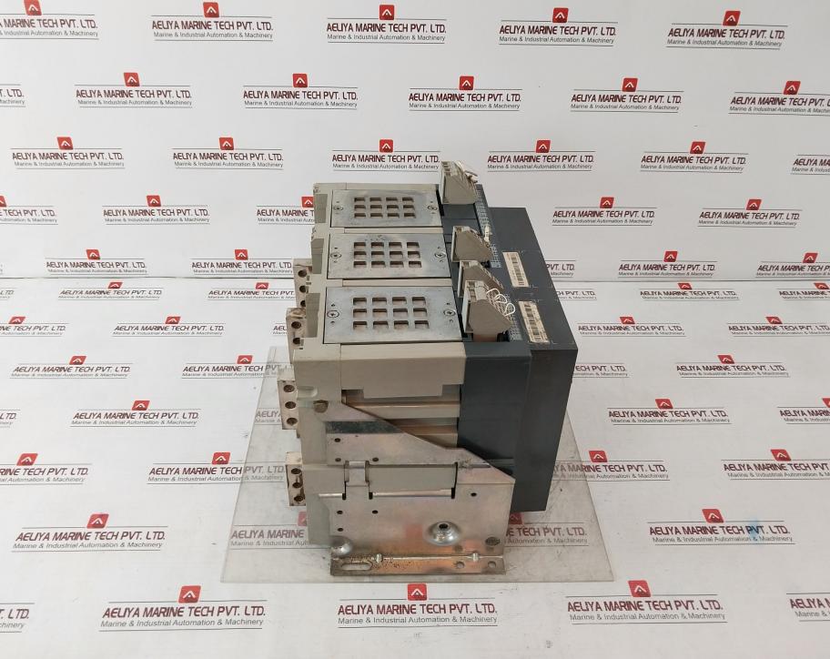 Schneider Electric Nw32 H1 Masterpact Micrologic 2.0A Circuit Breaker 1000V 12Kv