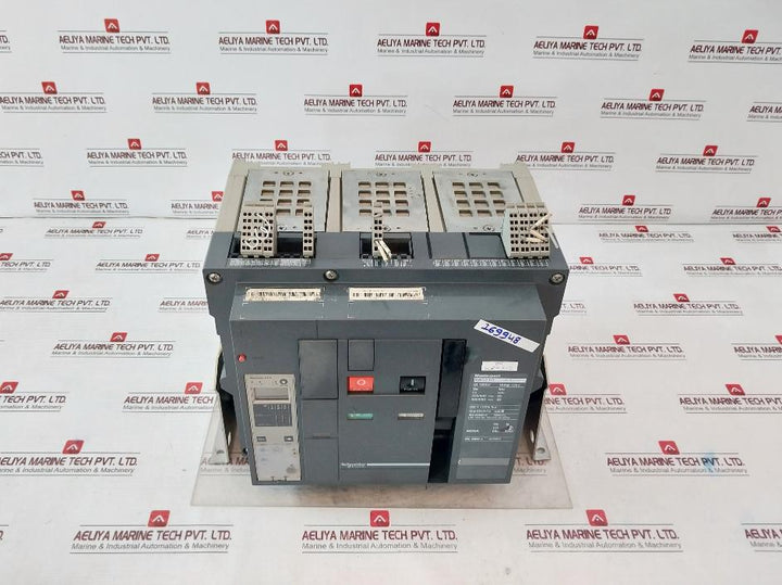 Schneider Electric Nw32 H1 Masterpact Micrologic 2.0A Circuit Breaker 1000V 12Kv