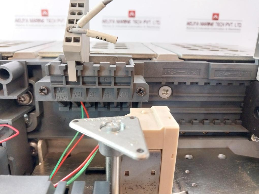 Schneider Electric Nw32 H1 Masterpact Micrologic 2.0A Circuit Breaker 1000V 12Kv