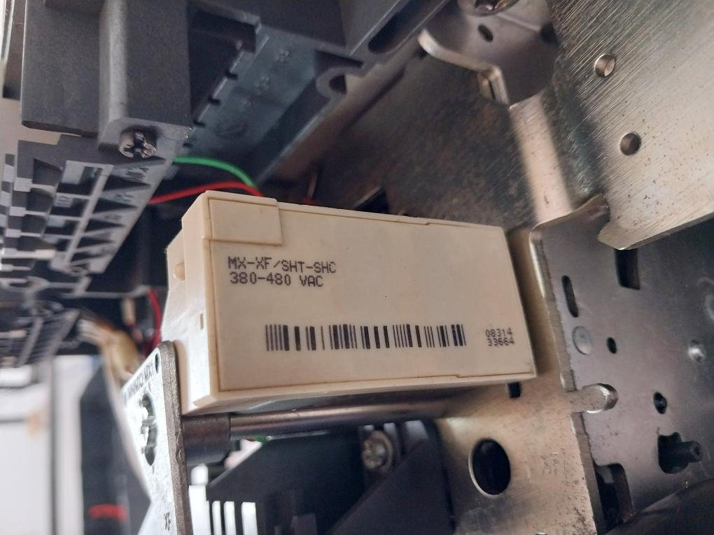 Schneider Electric Nw32 H1 Masterpact Micrologic 2.0A Circuit Breaker 1000V 12Kv