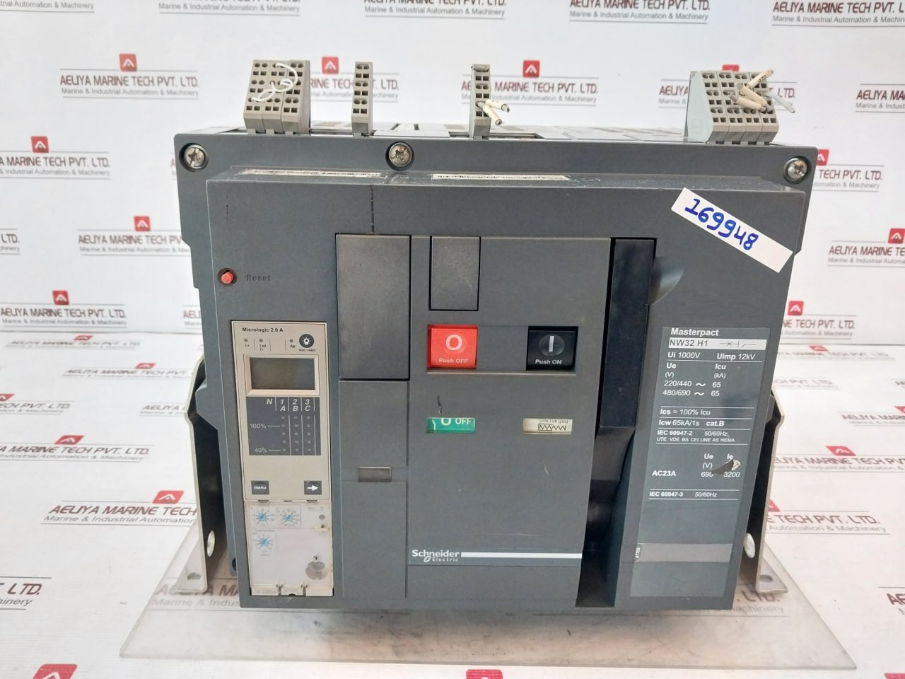 Schneider Electric Nw32 H1 Masterpact Micrologic 2.0A Circuit Breaker 1000V 12Kv