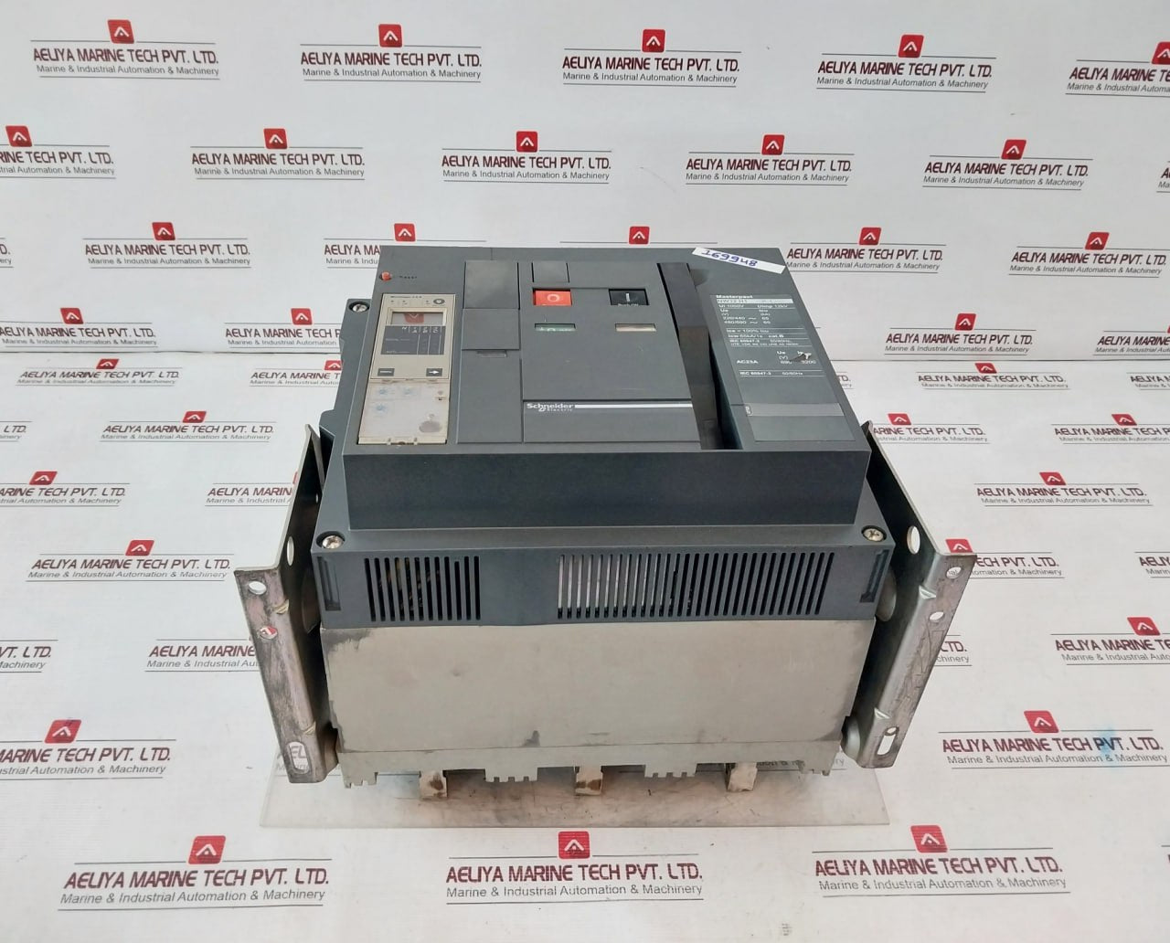 Schneider Electric Nw32 H1 Masterpact Micrologic 2.0A Circuit Breaker 1000V 12Kv