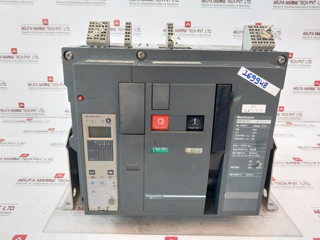 Schneider Electric Nw32 H1 Masterpact Micrologic 2.0A Circuit Breaker 1000V 12Kv