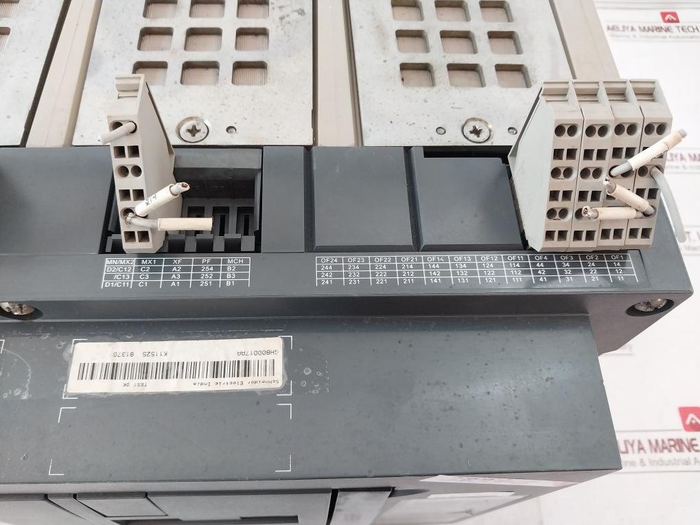 Schneider Electric Nw32 H1 Masterpact Micrologic 2.0A Circuit Breaker 1000V 12Kv
