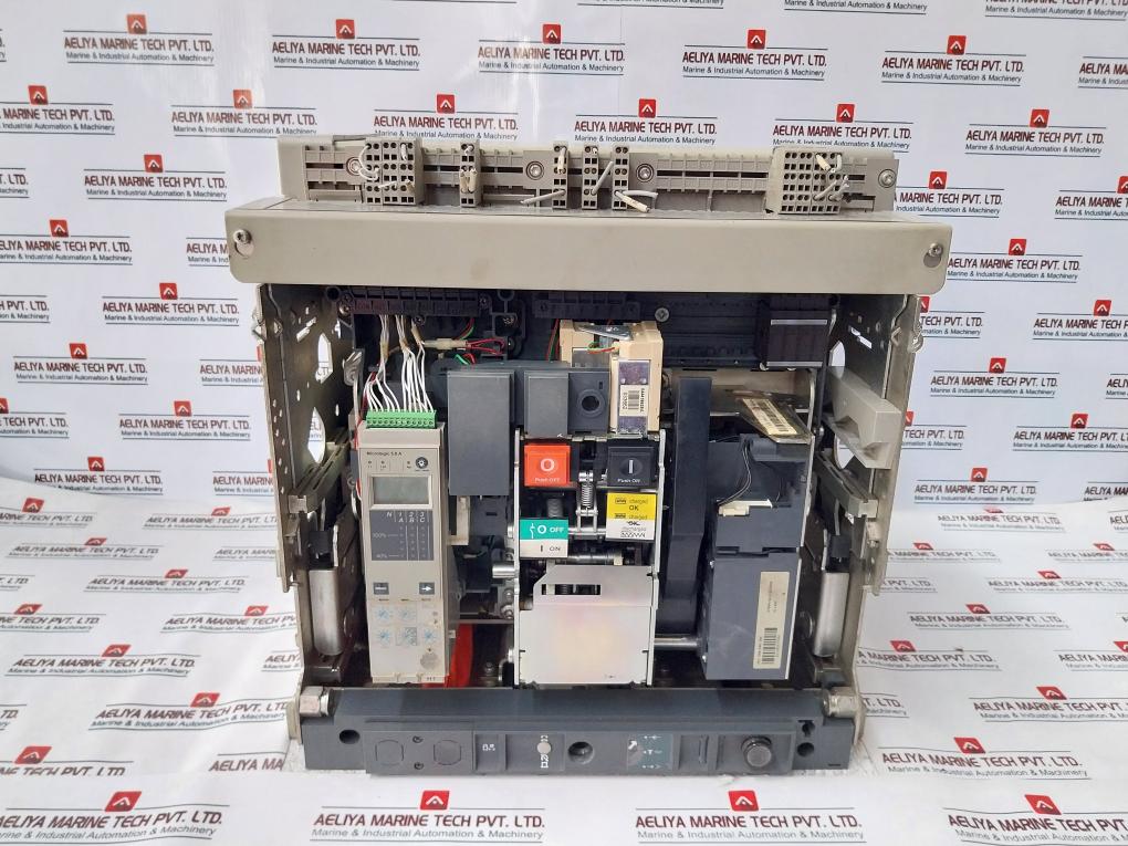 Schneider Electric Nw32 H1 Masterpact Micrologic 5.0a Circuit Breaker 3200a