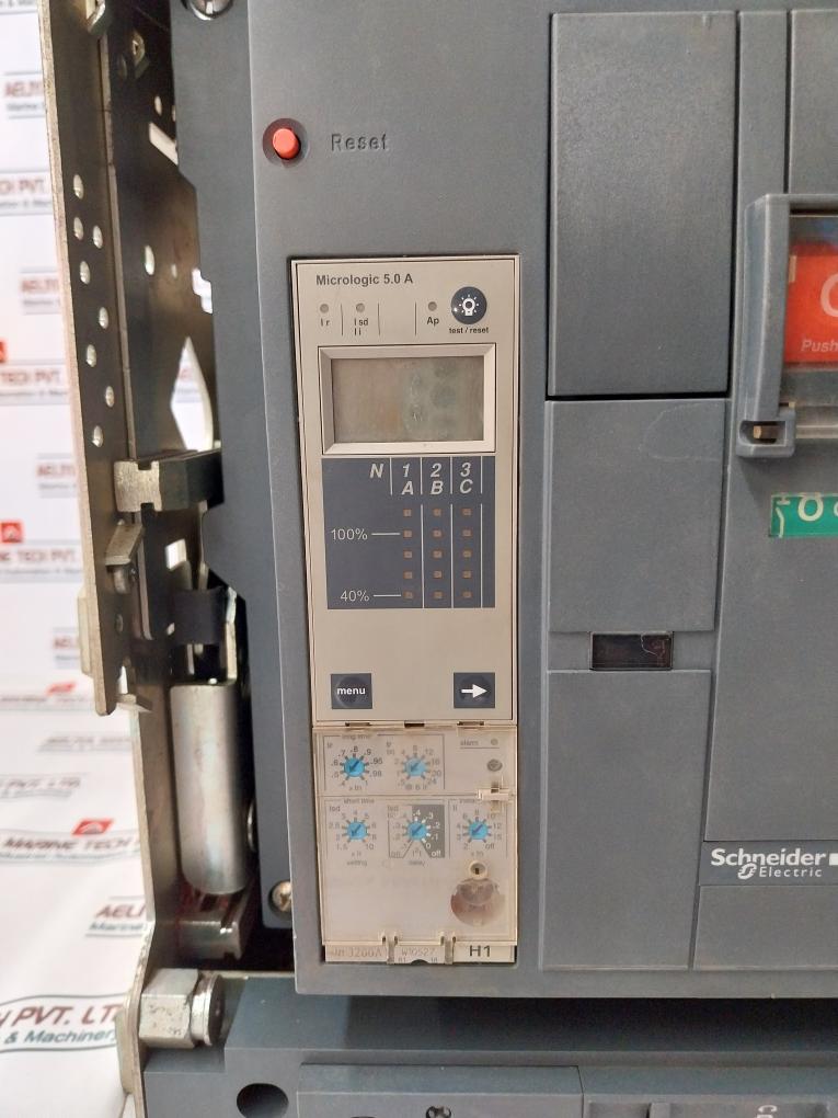 Schneider Electric Nw32 H1 Masterpact Micrologic 5.0a Circuit Breaker 3200a