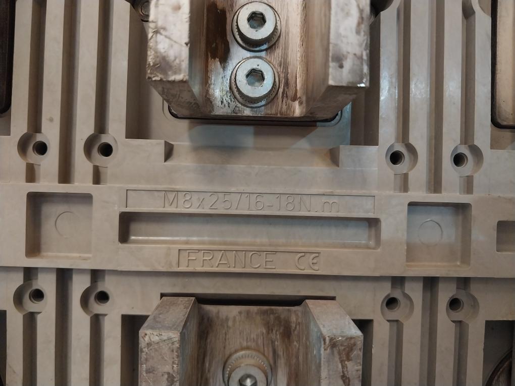 Schneider Electric Nw32 H2 Circuit Breaker 380-480Vac 1000V (Master Pact)