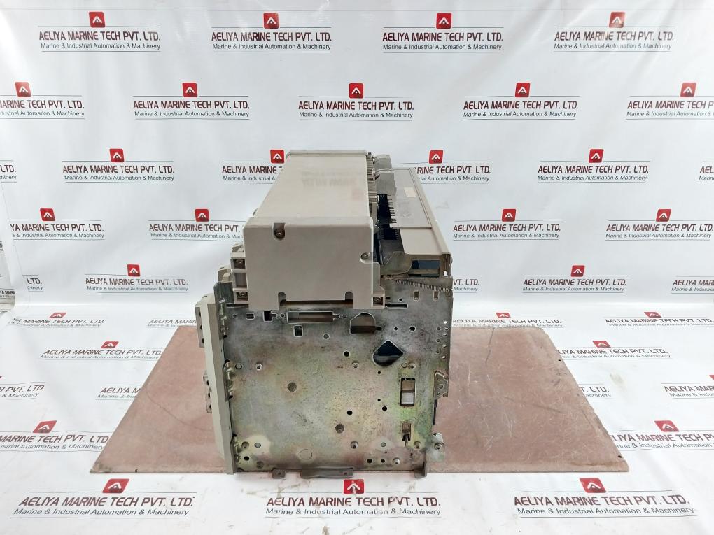 Schneider Electric Nw32 Ha Masterpact Air Circuit Breaker 690V 3200A 1000V 12Kv