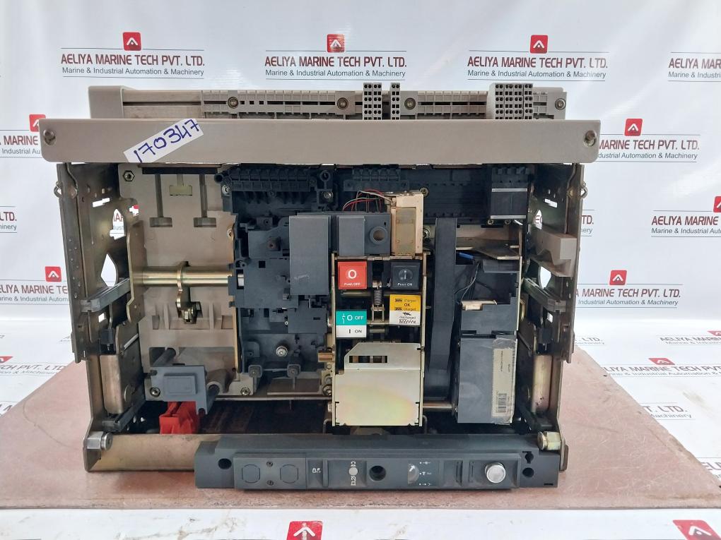 Schneider Electric Nw32 Ha Masterpact Air Circuit Breaker 690V 3200A 1000V 12Kv
