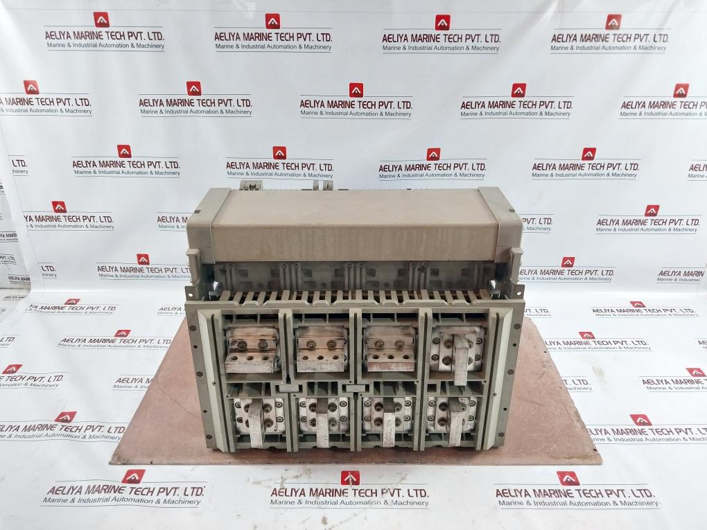 Schneider Electric Nw32 Ha Masterpact Air Circuit Breaker 690V 3200A 1000V 12Kv