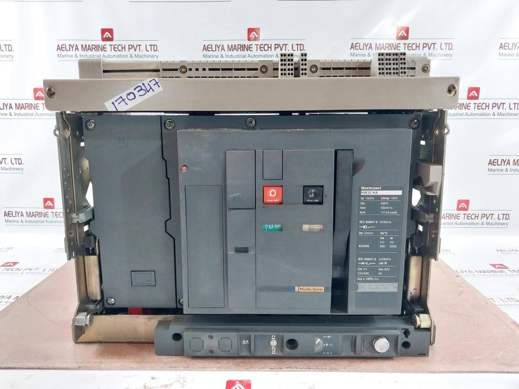 Schneider Electric Nw32 Ha Masterpact Air Circuit Breaker 690V 3200A 1000V 12Kv