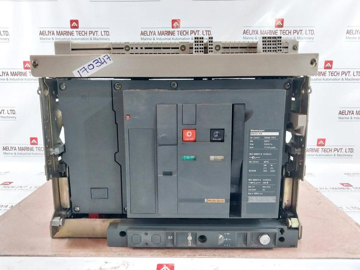 Schneider Electric Nw32 Ha Masterpact Air Circuit Breaker 690V 3200A 1000V 12Kv