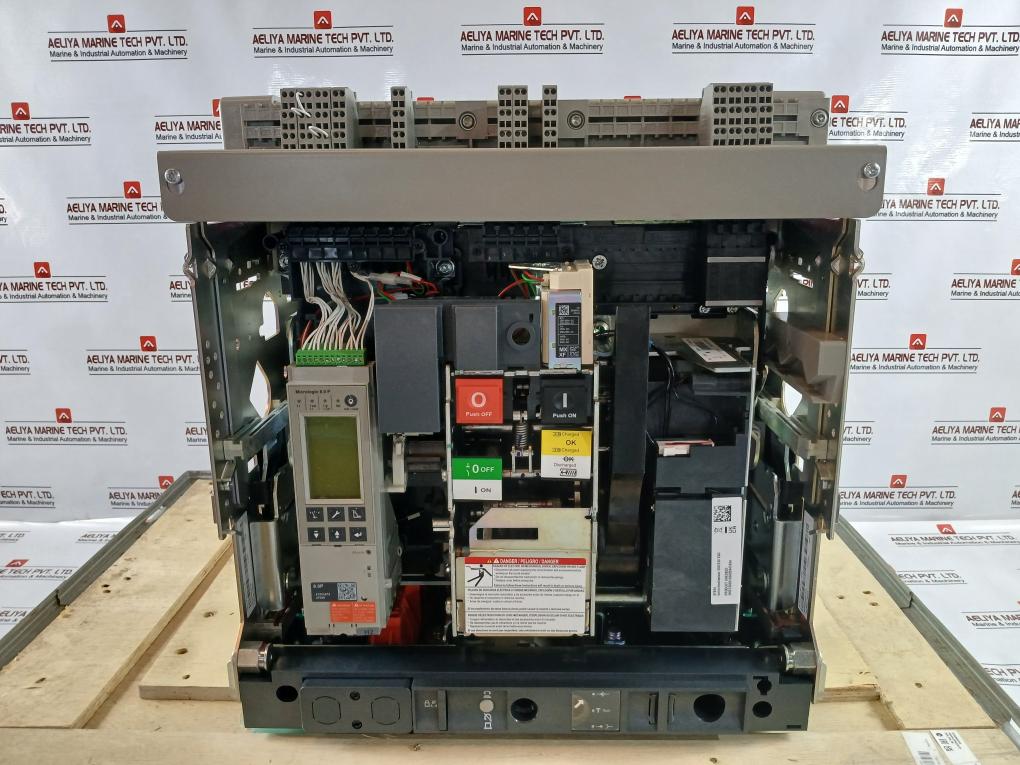 Schneider Electric Nw40 H2 Masterpact Circuit Breaker 600V- 85 Micrologic 6.0 P