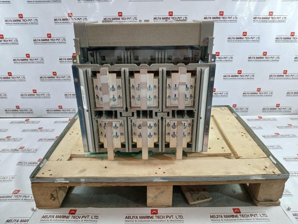 Schneider Electric Nw40 H2 Masterpact Circuit Breaker 600V- 85 Micrologic 6.0 P