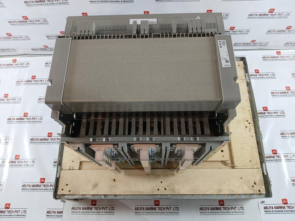 Schneider Electric Nw40 H2 Masterpact Circuit Breaker 600V- 85 Micrologic 6.0 P