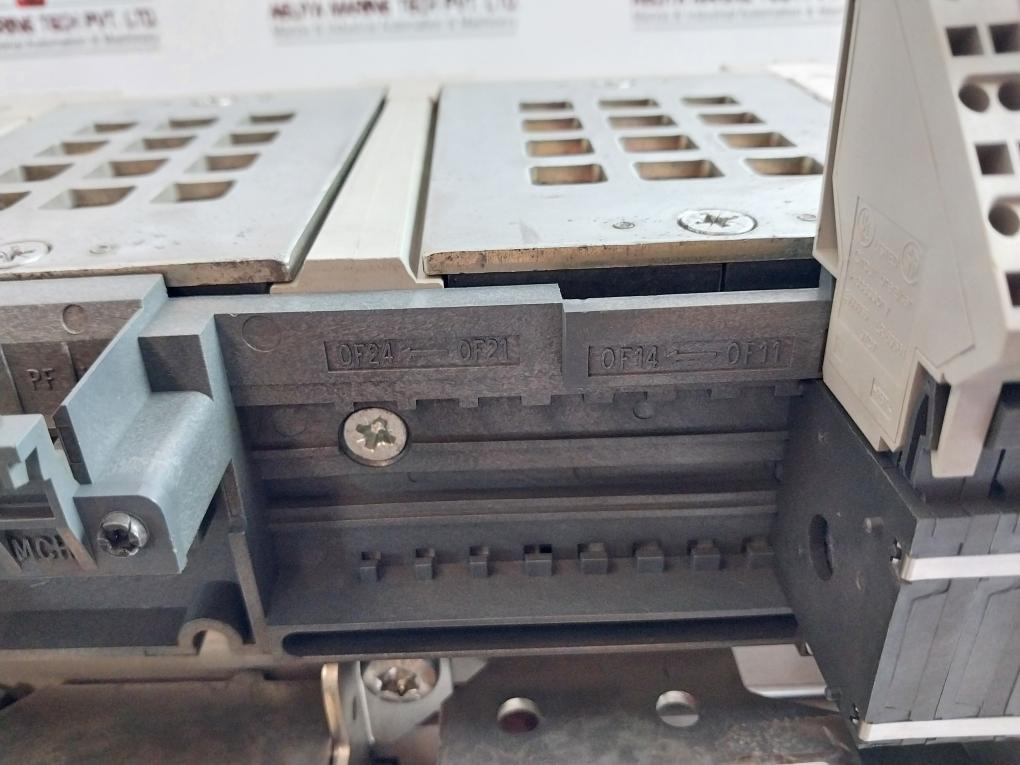 Schneider Electric Nw40 Hf Switch-disconnector Masterpact 1000V 12Kv 690V Ac23A