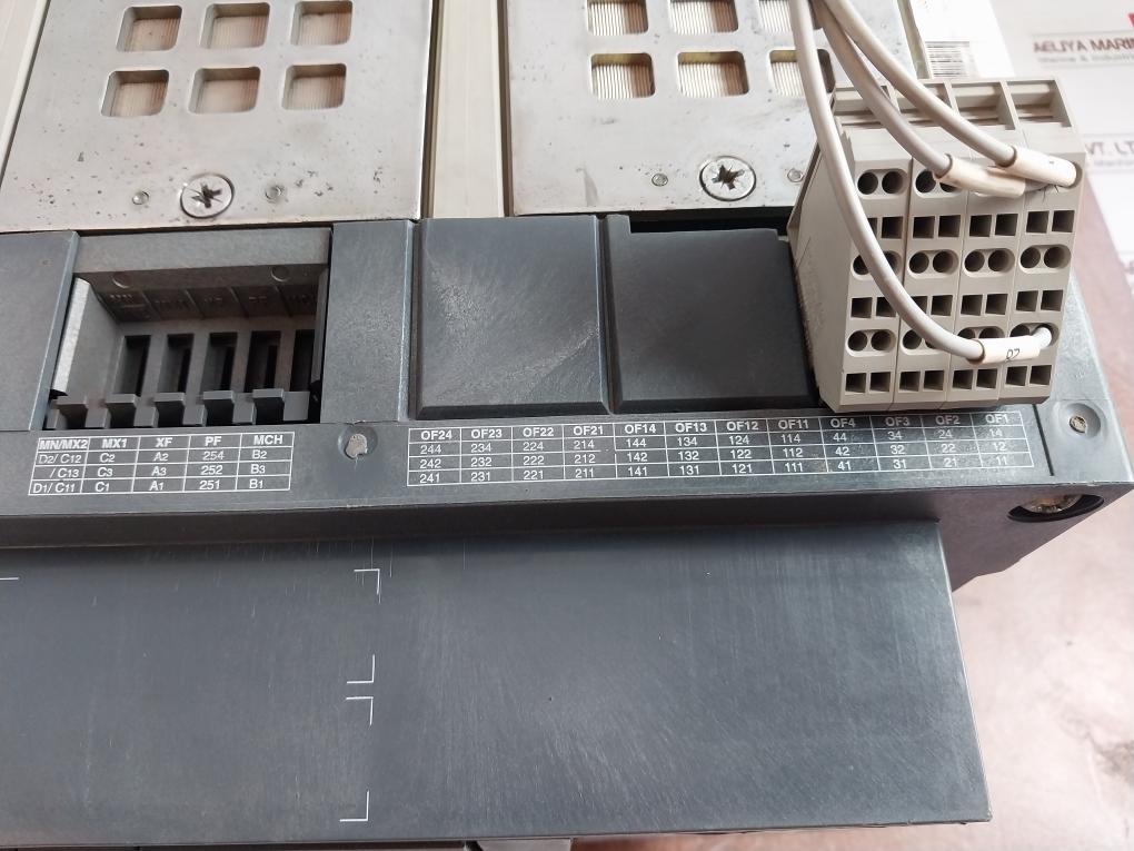 Schneider Electric Nw40 Hf Switch-disconnector Masterpact 1000V 12Kv 690V Ac23A