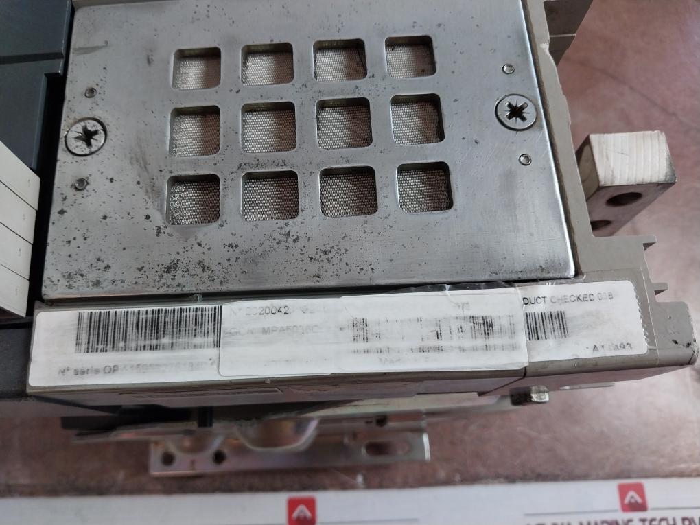 Schneider Electric Nw40 Hf Switch-disconnector Masterpact 1000V 12Kv 690V Ac23A