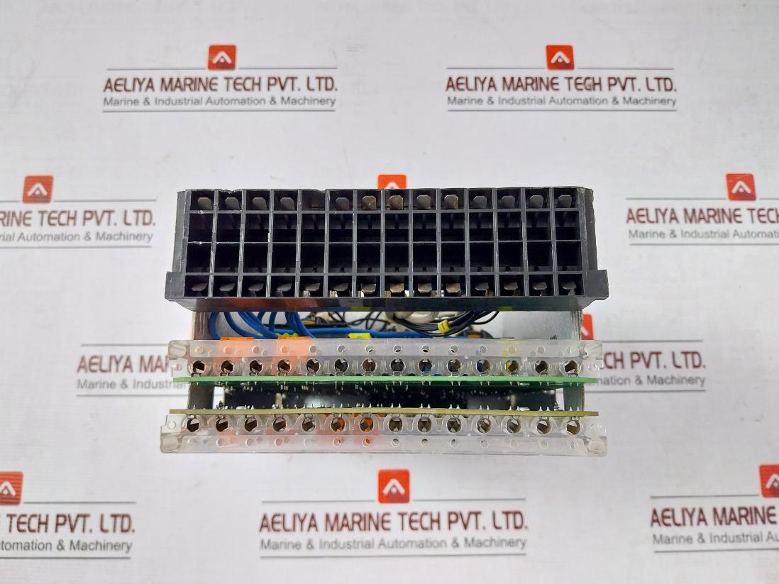 Schneider Electric P122B00V112C Overcurrent Protection Relay 94V-0 (Not Working)