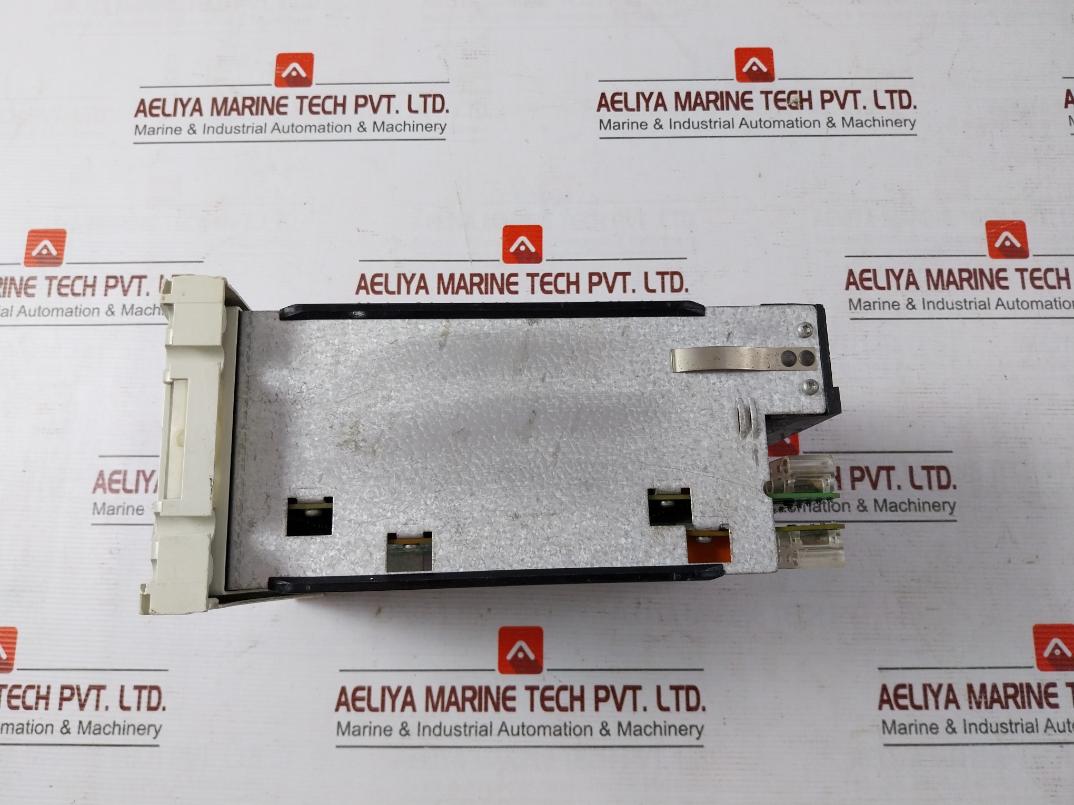 Schneider Electric P122B00V112C Overcurrent Protection Relay 94V-0 (Not Working)