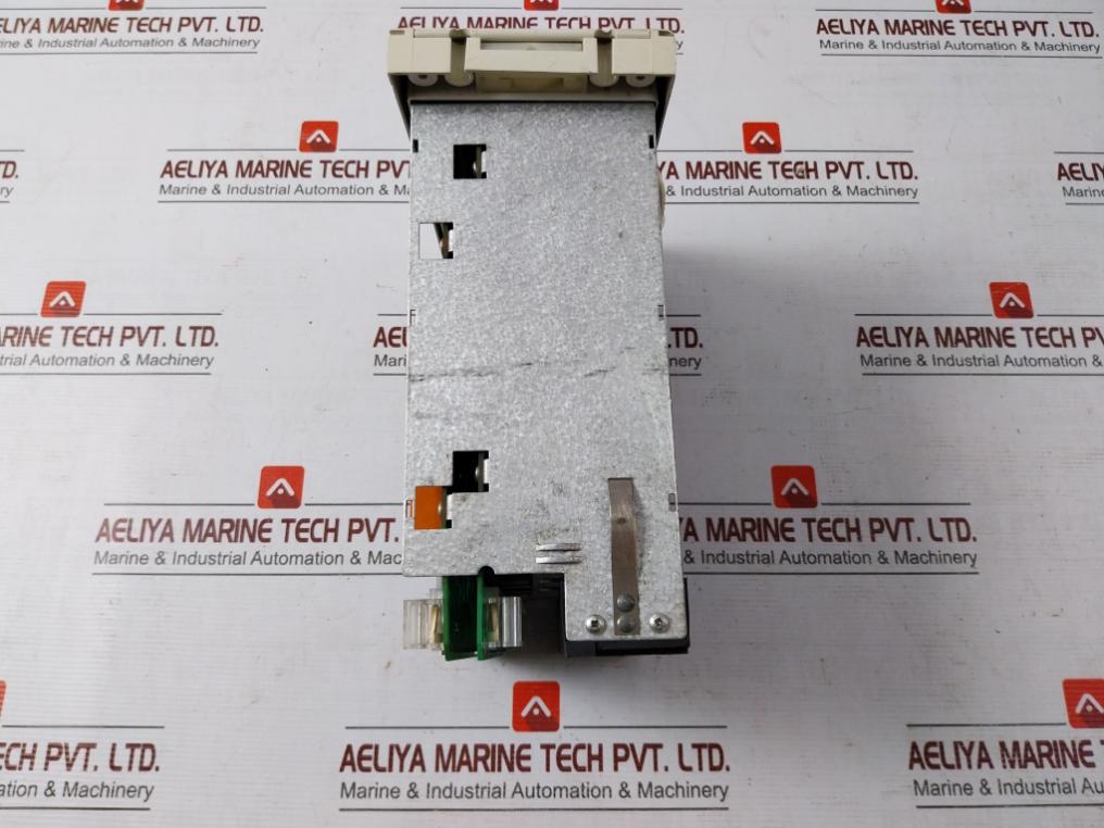 Schneider Electric P122 Overcurrent Protection Relay 1/5A 24-250 (Not Working)