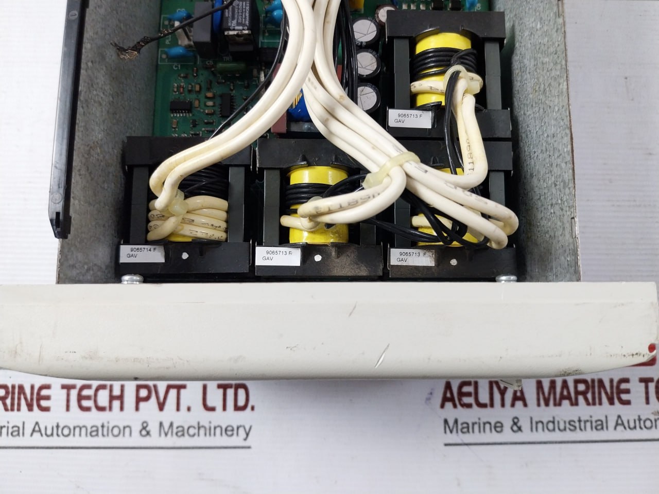 Schneider Electric P122 Overcurrent Protection Relay 1/5A 24-250 (Not Working)