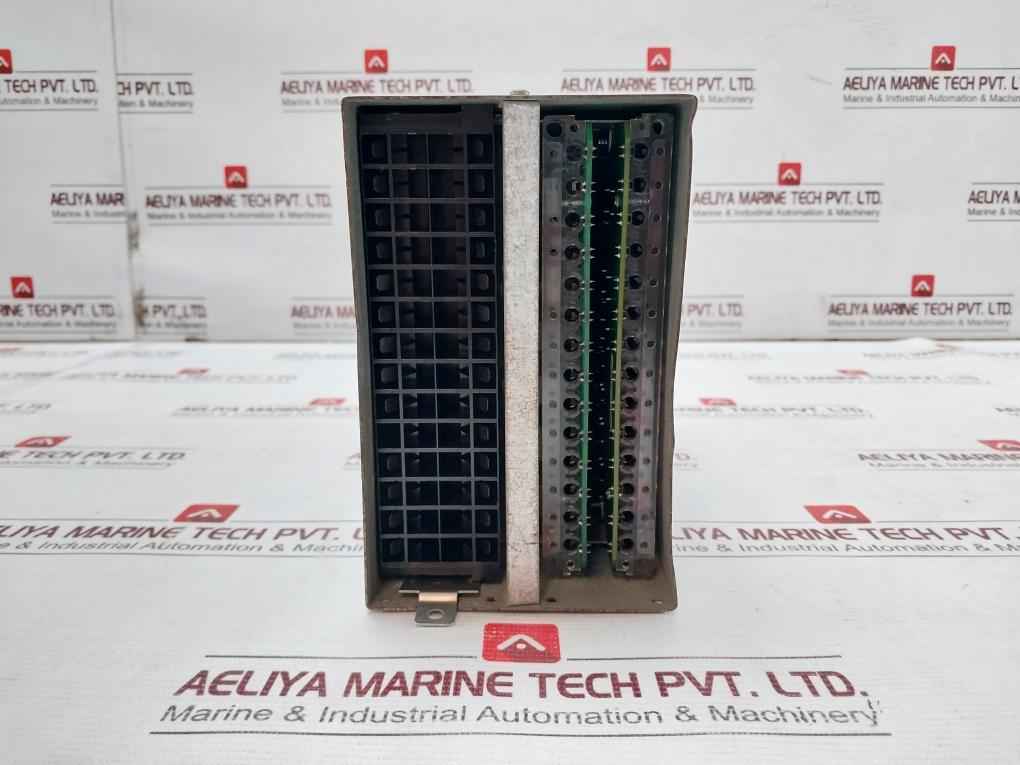 Schneider Electric P122 Overcurrent Protection Relay 48-240 Vac (Not Working)