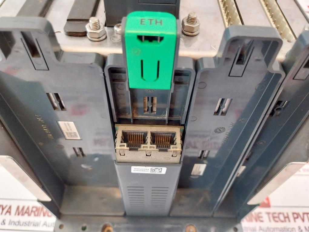 Schneider Electric P5F30W21221250216 Protection Relay 48-250 Vdc 50-60 Hz