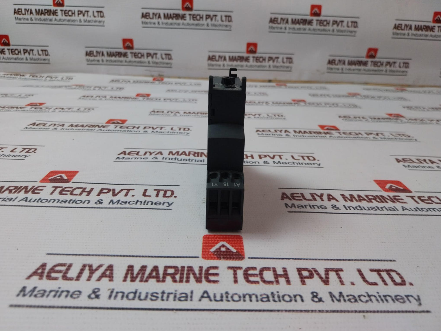 Schneider Electric RE17RAMU On Delay Timer 1-10Min 24VDC 0,6W