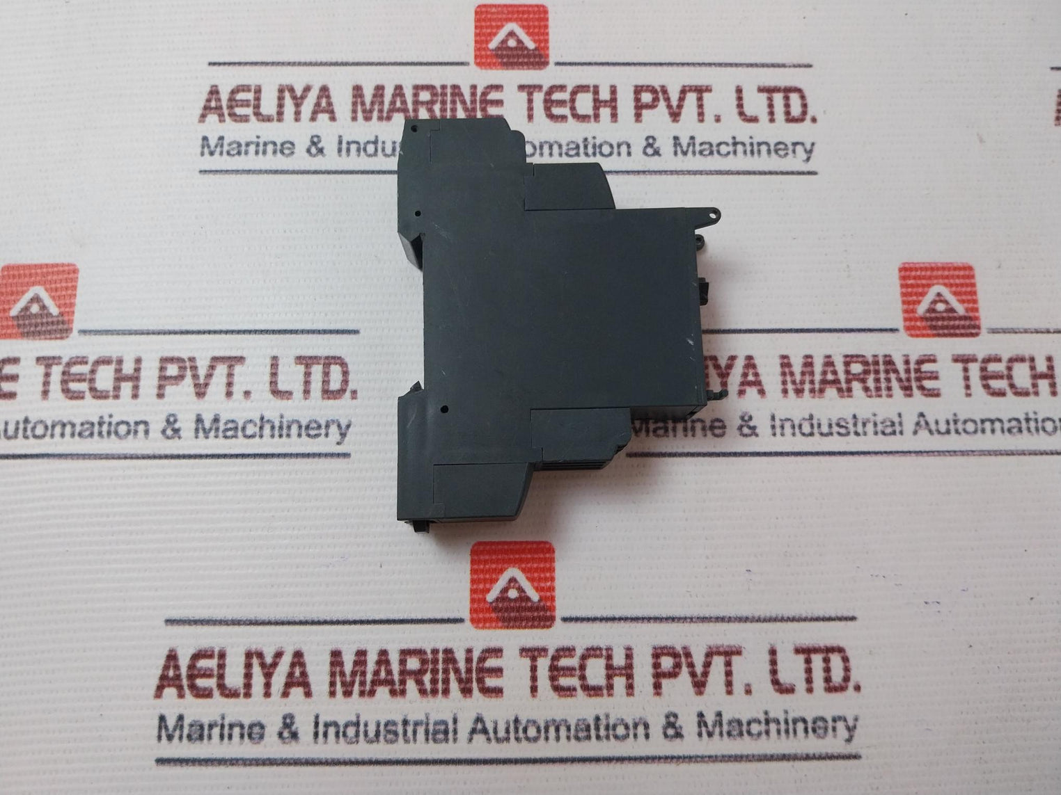 Schneider Electric RE17RAMU On Delay Timer 1-10Min 24VDC 0,6W