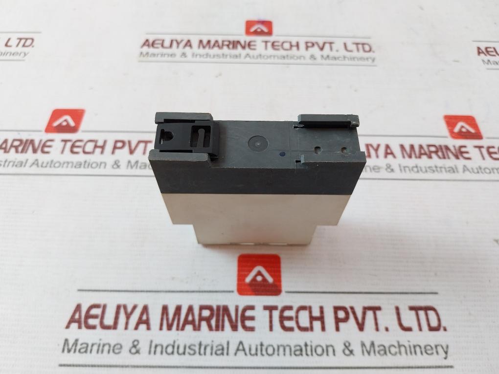 Schneider Electric Re7Tp13Bu Time Delay Relay 0.05S–300H 110–240V Ac 24V 48V