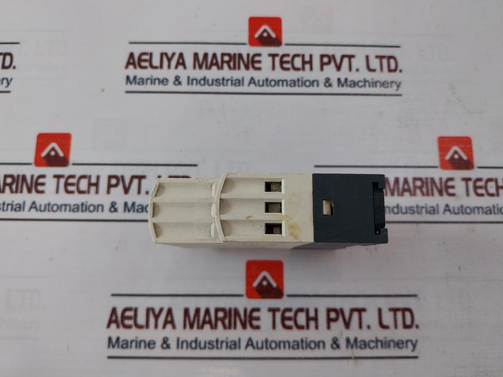 Schneider Electric RE8YG21BU Time Relay 3S-300S