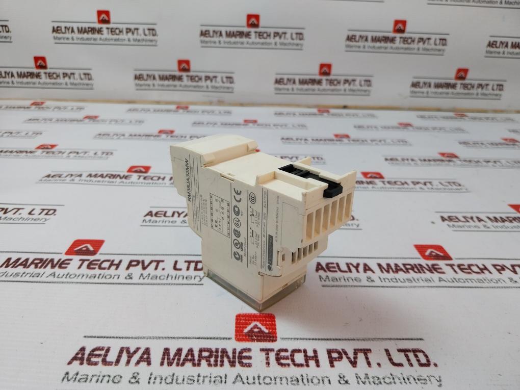Schneider Electric RM35JA32MW Current Control Relay 0.3-30s 50/60Hz