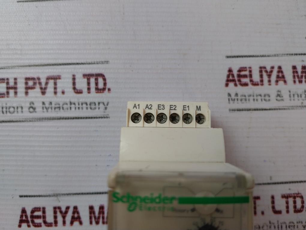 Schneider Electric RM35JA32MW Current Control Relay 0.3-30s 50/60Hz