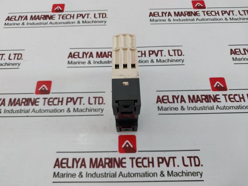 Schneider Electric Rm4ua33f Voltage Measurement Relay