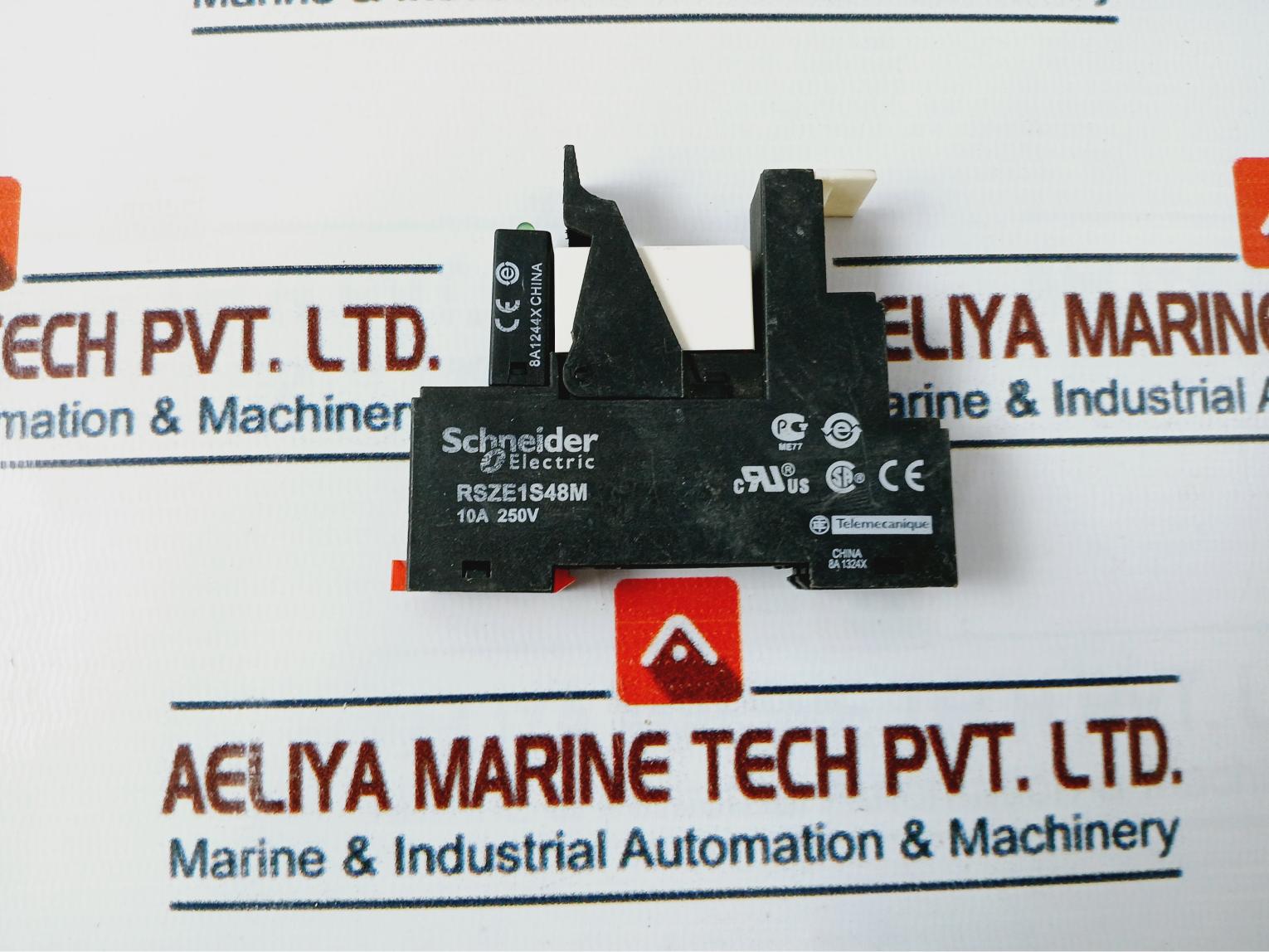 Schneider Electric Rsze1S48M Relay With Socket Base 10A 250V