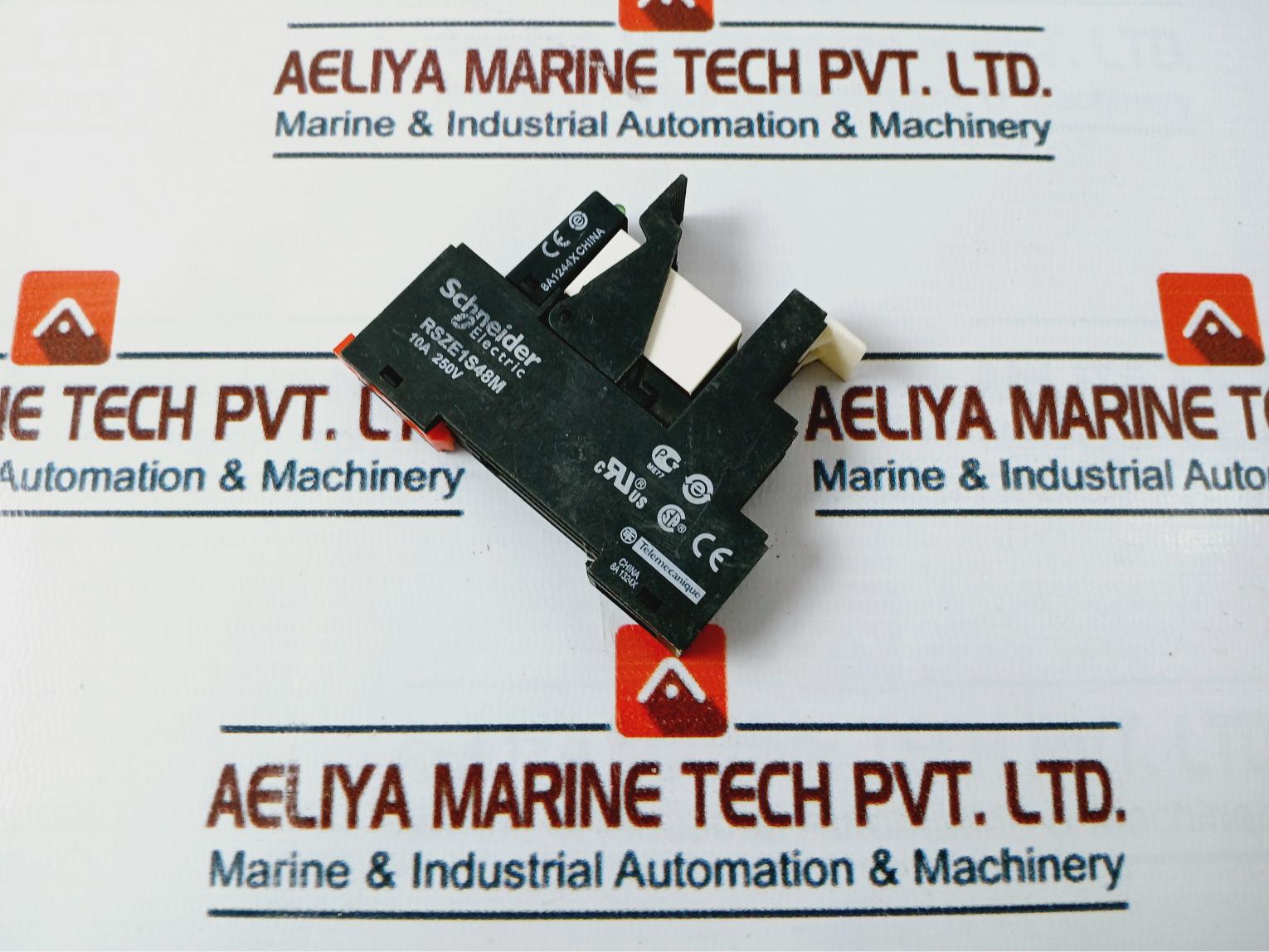 Schneider Electric Rsze1S48M Relay With Socket Base 10A 250V