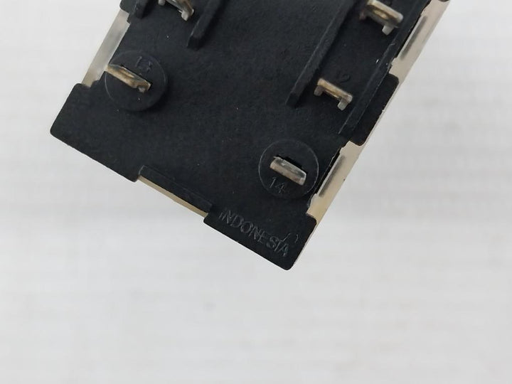 Schneider Electric Rxm2Ab2P7 Miniature Plug In Relay 230Vac 12A/250 Vac 28Vdc