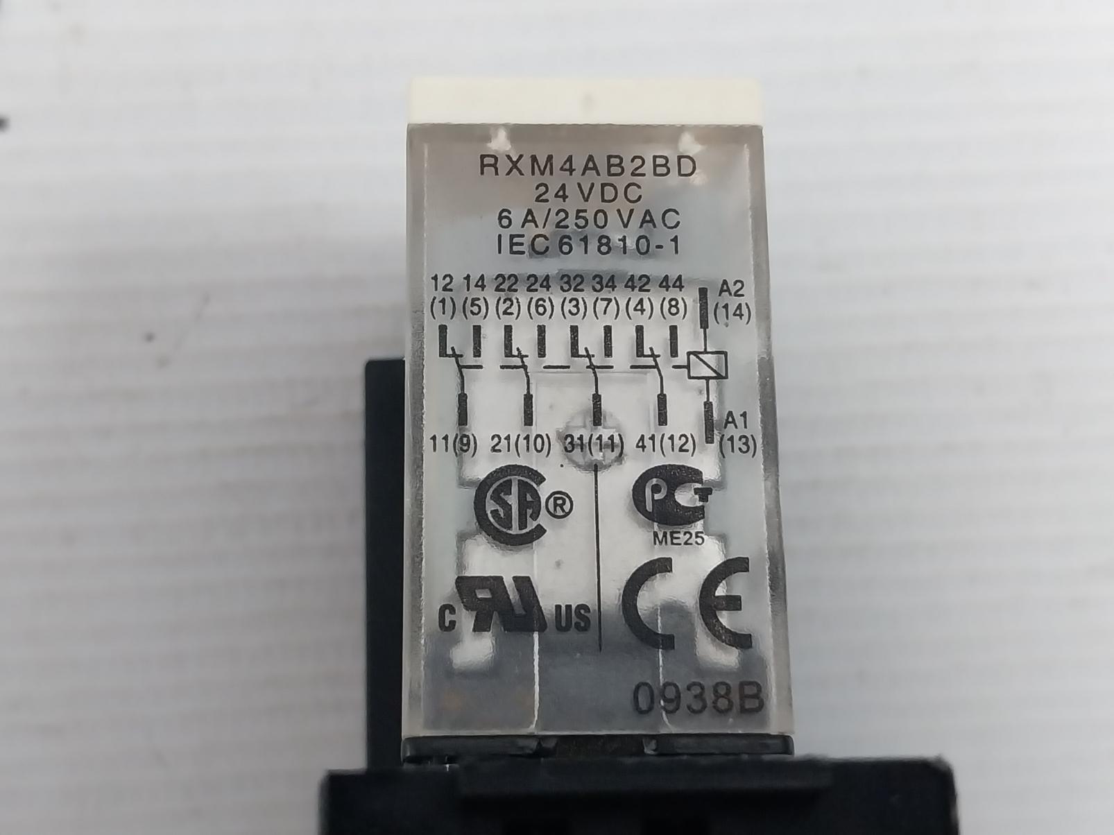 Schneider Electric Rxm4Ab2Bd Plug-in Control Relay