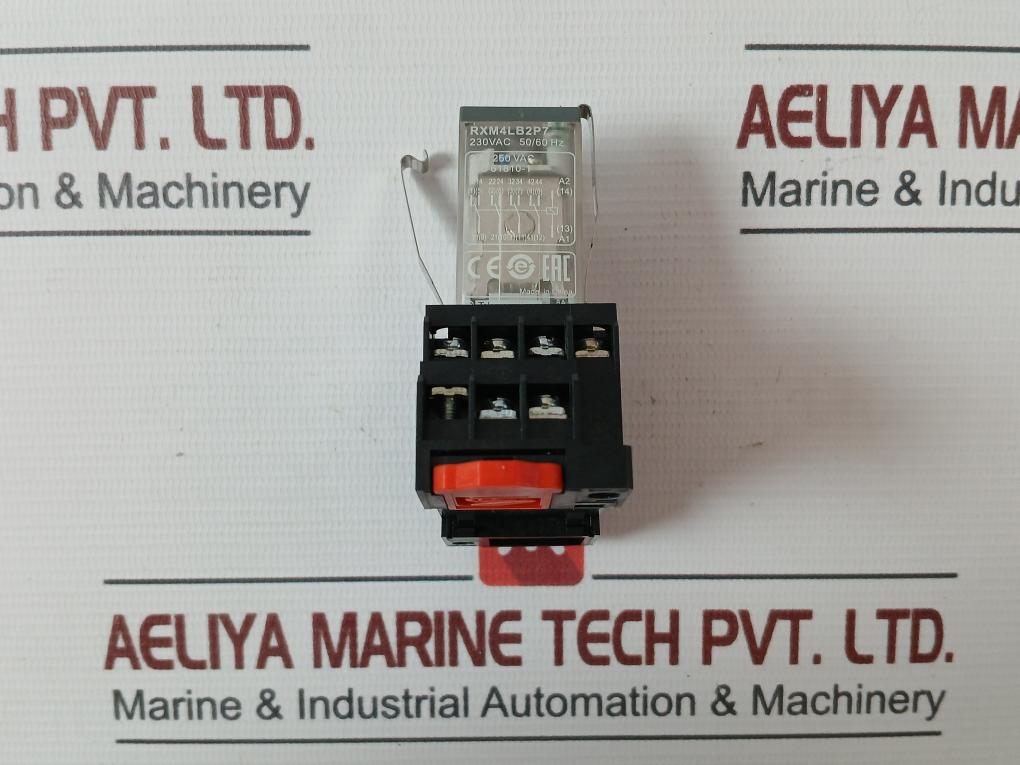 Schneider Electric Rxm4Lb2P7 Plug-in Relay With Socket Rxze1M4C 50/60Hz &nbsp;