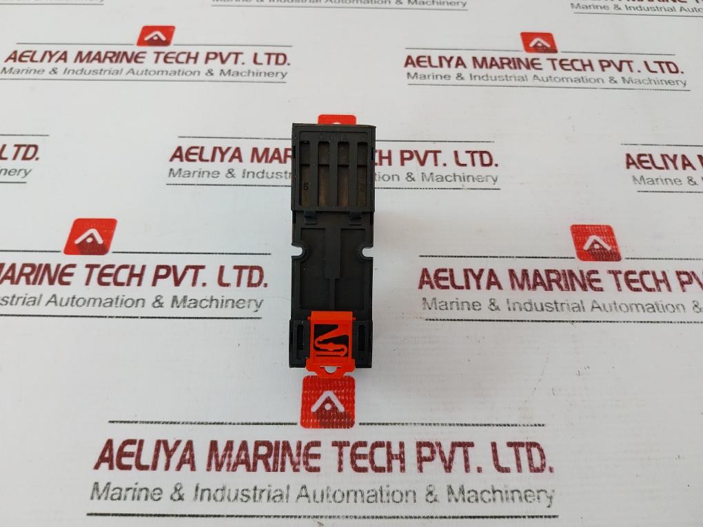 Schneider Electric Rxze2S114M Relay Socket, 10A 250V, 2.5Kv