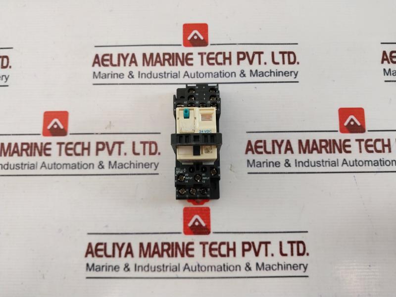 Schneider Electric Rxze2m114 Relay Socket With Base 10a, 300v