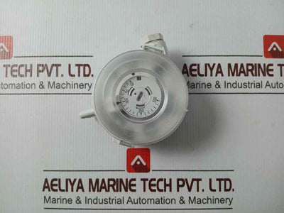 Schneider Electric Spd910-500Pa Differential Pressure Switch 004701070 50-500 Pa