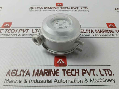 Schneider Electric Spd910-500Pa Differential Pressure Switch 004701070 50-500 Pa